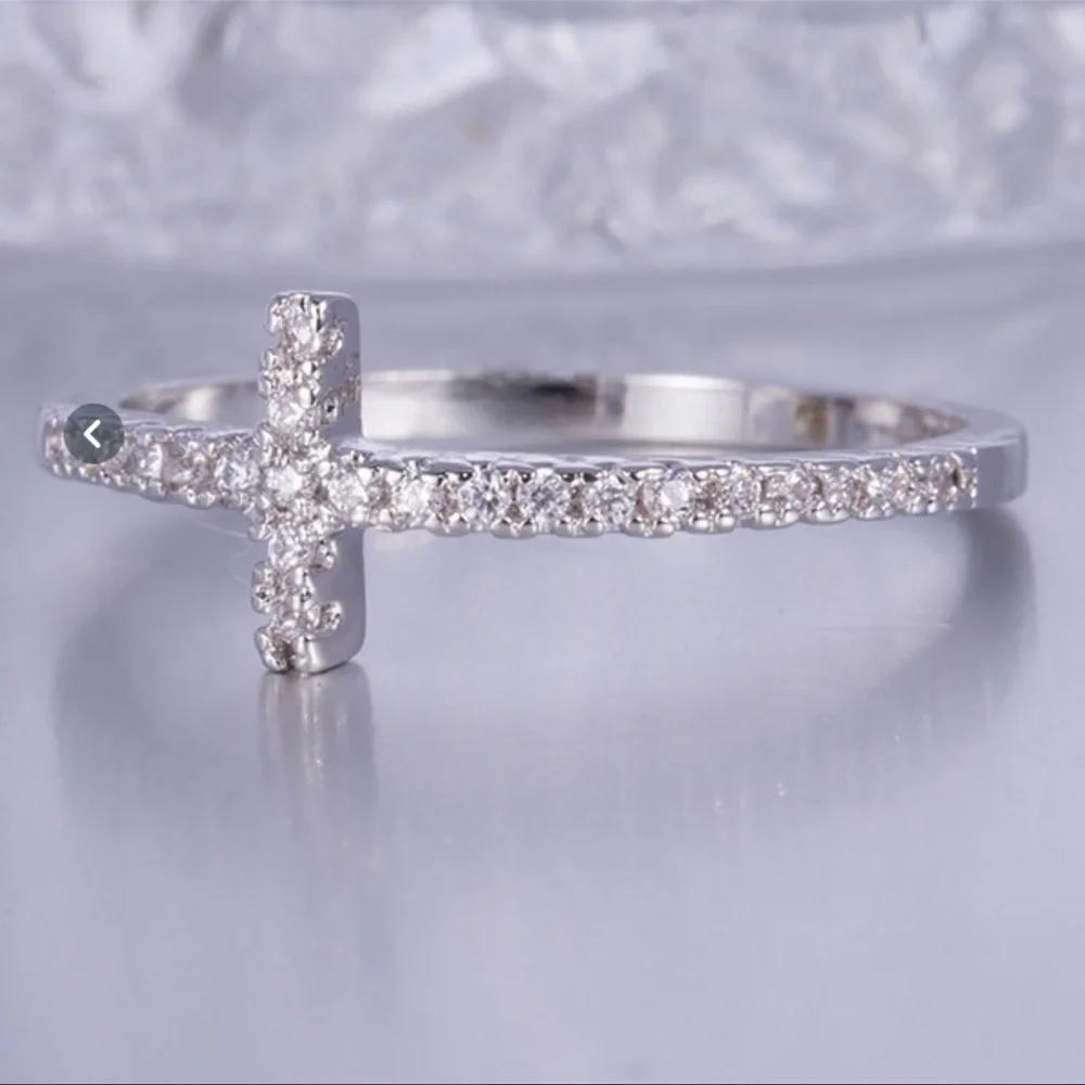 Gorgeous Cross Ring